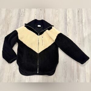 VARLEY Sherpa Jacket. Womens XS. Black & Cream. Zip front. EUC